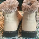 Khombu  Women's Iris All Weather Leather/Faux Fur Cream ankle boots Photo 4