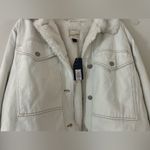 Universal Threads NWT  White Sherpa-Lined Denim Jacket Photo 1