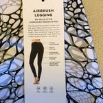 Alo Yoga nwt Iguana Airbrush white leggings sz xs Photo 10