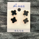 Black and Gold Clover Earrings Photo 0