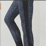 Lululemon Drop It Like It's Hot Tight Size 6 Butterfly Texture Black/White Mesh Photo 3