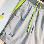 Under Armour short size Small : Box H: Photo 1