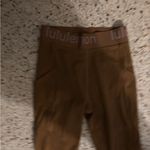 Lululemon  Logo Waistband High-Rise Training Crop 21"
Rich Caramel size 6 Photo 5