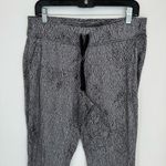 Lululemon  Ready To Rulu Pant Running Luon Spray Jacquard White Black size 10 Photo 3