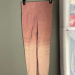 Halara  Butt Lifting leggings with stretch Photo 1