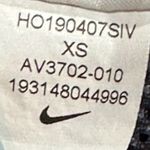 Nike  Shield Women's Golf Jacket Style# AV3702-010 Black Size XS‎ Photo 6