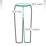 Nike WOMEN DRI-FIT TRAINING LEGEND
TIGHT CAPRI Photo 6