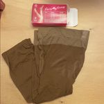 Hooters B2-8 New Damage Box Women’s Girl Uniform Pantyhose Ultra Suntan Size C Photo 1