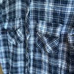 Kut From The Kloth Navy and White Plaid textured light weight dress shirt medium Photo 1