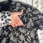 Old Navy • jungle tiger leaf print T-shirt with chest pocket Photo 87