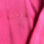 Pretty Little Thing Photo 1