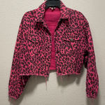 Main Strip  Pink leopard print cropped denim jacket Photo 0