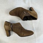 Clarks  Women 8.5 Brown Suede Ankle Boots Side Zip Block Heel Casual Dress Shoes Photo 6