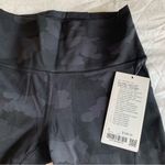Lululemon Athletica Wunder train 25” pockets size 8 camo Photo 2