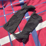 Classic all black knee high heeled boots with zipper closure
Women’s 7.5 Photo 0