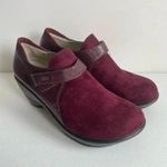 Jambu JBU Vegan Suede clogs Burgundy Maroon Size 9.5 GUC! Nurse Nursing Shoes Photo 0