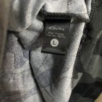 Kensie  Women’s Black Gray Camo Sweatshirt Sz L Soft Fleece Photo 4