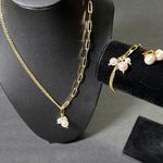 Pearl Paper Clip Photo 0