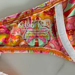 Kulani Kinis Set Photo 3