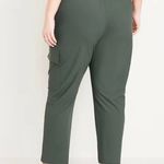 Old Navy Active  SleekTech Ivy Green Cargo Ankle Pants Photo 1