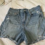 Gap shorts 4 in inseam Photo 1
