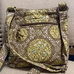 Vera Bradley Large Green and Brown Floral Cotton Crossbody Bag Photo 4
