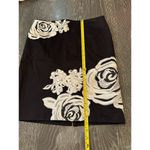 White House | Black Market White House Black Embroidered Market Women's Black Floral Pencil Skirt Size 6 Photo 2