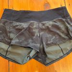 Lululemon Hotty Hot Shorts 2.5 Black Camo Size 4 Photo 0