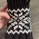 Isotoner  Black and White Snowflake Knit Gloves Photo 0