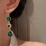 Women's Green Crystal Long Dangle Drop Earrings Photo 4