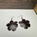 Coconut Shell Hawaiian Tropical Hibiscus Flower Dangle Drop Pierced Earrings Silver Photo 0