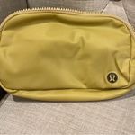 Lululemon  Everywhere Belt‎ Bag In Golden Sand NWT Photo 4