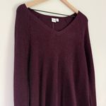 Gap NWT Women’s Long Sleeve V Neck Sweater Maroon Red Purple Size Medium Photo 3