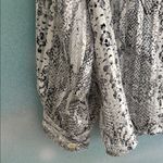 Alfred Dunner Black and Gray Snakeskin Shirt Jacket Size 10 Photo 4