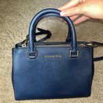 Michael Kors Crossbody Photo 1