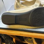 Brand new comfort, well sandals . Beautiful light tan. New without tags. 11 wide Photo 9