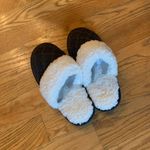 Victoria's Secret Slippers Photo 1