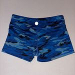 I Am Becoming IAB MFG 3 Inch Camo Shorts Womens Size Small 6 Shorts Workout Blue Photo 2