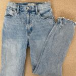 Abercrombie & Fitch Abercrombie The 90s Straight Ultra High-Rise Curve Love Jeans Photo 1