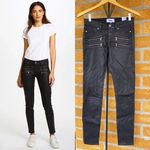 Paige
Edgemont Ultra Skinny Black Silk Wash 26 Photo 1