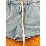 American Eagle  Denim Mom Shorts High‎ Waisted Cuffed Light Wash Size 12 Photo 3