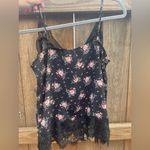 Divided floral top Photo 2