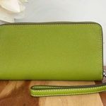 Coach NWT Long Zip Around Wallet Photo 3
