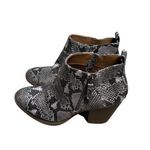 Universal Threads Universal Thread Snake Print Chunky Heel Ankle Boots Zip Closure Almond Toe 9.5 Photo 2