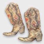 Corral  Vintage Western Boots Brown Snip Toe with Red and Orange Embroidery Photo 3