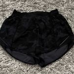 Lululemon  black camo Hotty hot 4” shorts size 6 Photo 0