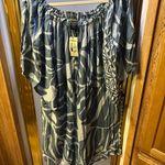 Green and White Ruffled Short Sleeve dress Size undefined Photo 0