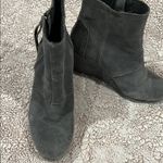 Toms Desert Wedge Bootie Boots Gray Suede Womens Size 8.5 Photo 4