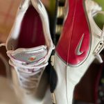 Nike Shox R4 Women’s Training Shoes – White/Red/Silver size 9.5 Photo 2