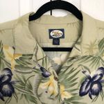 Tommy Bahama Women’s 100% Silk Floral Hawaiian Short Sleeve Button Up Size S Photo 1
